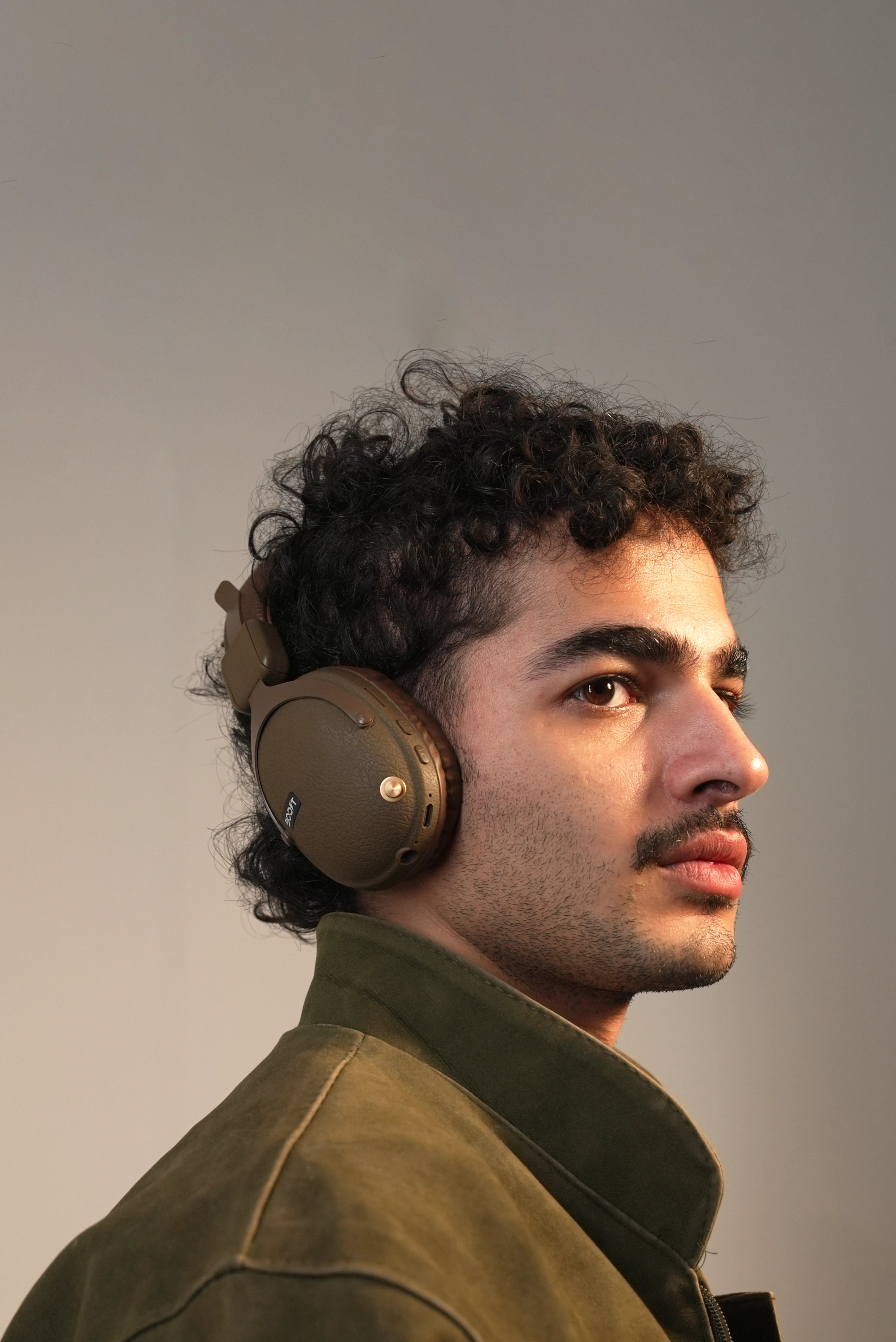 Note Wireless Retro Headset